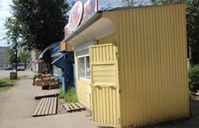 В Ярославле комиссия обследовала территорию вокруг магазинов и ларьков