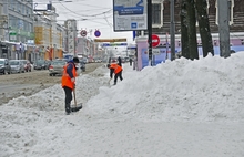 Ярославль после снегопада оказался почти непроходимым и непроезжим. Фоторепортаж