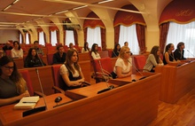 Студенты ЯрГУ посидели в депутатских креслах Ярославской областной Думы