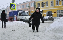 В Ярославле тротуары уничтожены как класс. Все покоятся под толстым-толстым слоем снега.  Фоторепортаж