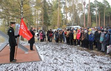 В Ярославле депутаты муниципалитета приняли участие в открытии памятного знака труженикам тыла