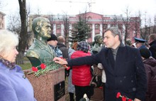 В Ярославле установлены памятные бюсты героев