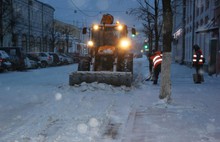 В ночь на 13 января на улицы Ярославля вышло 110 единиц уборочной техники