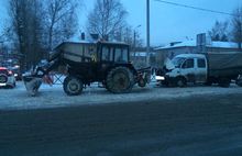 Стали известны подробности ДТП с внедорожником, грузовиком и трактором в Ярославском районе