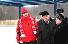 В Ярославской области открыто сразу два новых хоккейных корта