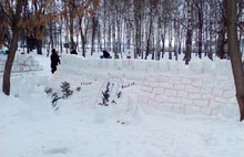 В Рыбинске соорудили самую большую снежную крепость