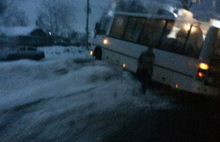 В Ярославле маршрутка по ходу движения завалилась на бок