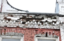 Здание бывшей кондитерской фабрики  пугает жителей Ярославля. Фоторепортаж
