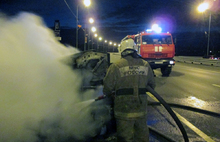 На Юбилейном мосту в Ярославле ночью горел автомобиль
