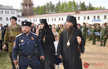 На Сольбу Владыка Федор прилетел на вертолете