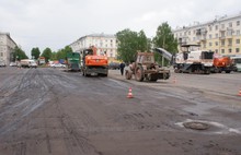 За неделю дорожники заасфальтировали девять тысяч квадратных метров на проспекте Ленина в Ярославле