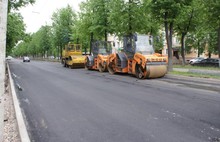 За неделю дорожники заасфальтировали девять тысяч квадратных метров на проспекте Ленина в Ярославле