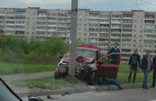 В Рыбинске пьяный лихач на «Рено» врезался в столб