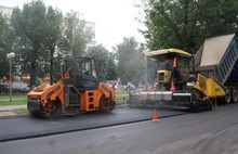 На проспекте Ленина укладывают верхний слой асфальта