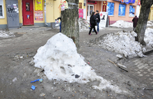 В середине апреля Ярославль завален снегом, пропитанным грязью и тяжелыми металлами. Фоторепортаж