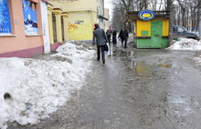 В середине апреля Ярославль завален снегом, пропитанным грязью и тяжелыми металлами. Фоторепортаж