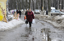 В середине апреля Ярославль завален снегом, пропитанным грязью и тяжелыми металлами. Фоторепортаж