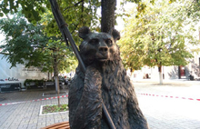 Ярославский медведь с секирой полюбил яблоки