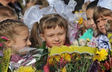 Дмитрий Миронов провел День знаний в школе и университете