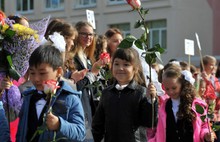 Дмитрий Миронов провел День знаний в школе и университете