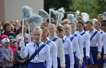 Дмитрий Миронов провел День знаний в школе и университете