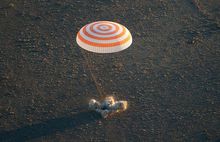 Алексей Овчинин вместе с другими космонавтами благополучно прибыл на Землю