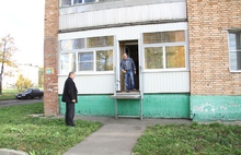 Глава Рыбинска не смог выбраться из многоэтажного дома в инвалидной коляске