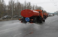 В Ярославле дороги обрабатывают природным рассолом из смеси воды и соли