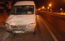 В Семибратово микроавтобус сбил парня в зоне видимости перехода