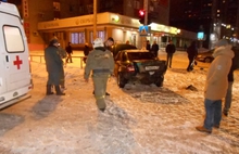 В центре Рыбинска столкнулись «Опель» и «Лендровер»