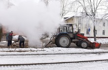 На улице Володарского в Ярославле устраняют аварию на тепловых сетях