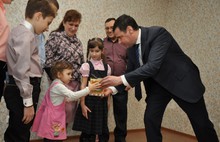 Дмитрий Миронов поздравил многодетную ярославскую семью