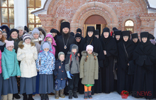 Андрис и Илзе Лиепа помогают школе на Сольбе в Ярославской области