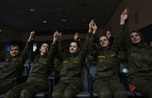Женщины-ракетчицы приняли участие в конкурсе «Макияж под камуфляж»