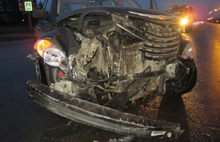 В Ярославле «Крайслер» разбился, столкнувшись с отечественным авто