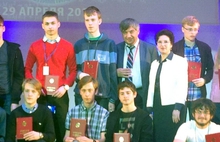 Победители заключительного этапа Всероссийской олимпиады школьников по математике
 с председателем жюри Агахановым Назаром Хангельдыев
