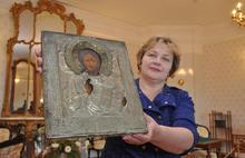 Дмитрий Миронов подарил музею в Карабихе под Ярославлем две старинные иконы