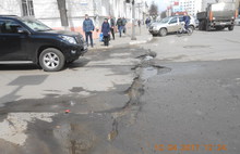Прокуратура через суд требует отремонтировать дороги в центре Ярославля