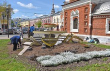 В Ярославле в сквере на Андропова оформляют 17 цветочных клумб