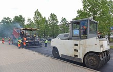 На улице Урицкого в Ярославле заменят более двух километров дорожного покрытия и обустроят парковку на сто мест
