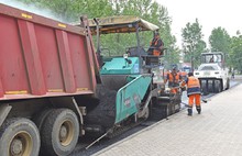 На улице Урицкого в Ярославле заменят более двух километров дорожного покрытия и обустроят парковку на сто мест