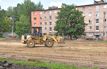 Во Фрунзенском районе Ярославля строят одну из самых больших спортплощадок города