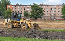 Во Фрунзенском районе Ярославля строят одну из самых больших спортплощадок города