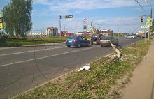 В Ярославле маршрутка на полном ходу врезалась в столб