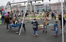 На площади Юности в Ярославле открыли современный детский городок