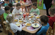 Светлана Лягушева и представители родителей дали оценку новому меню в детских садах Ярославля