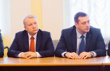 Вновь избранным депутатам муниципалитета Ярославля вручили удостоверения