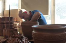 Сбербанк поддерживает уникальное гончарное производство в Ярославской области