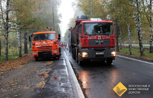 В Ярославле подрядчик заново ремонтирует неровные участки дороги на улице Маяковского