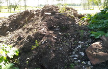 Прокуратура потребовала ликвидировать свалку отходов у дороги под Ярославлем